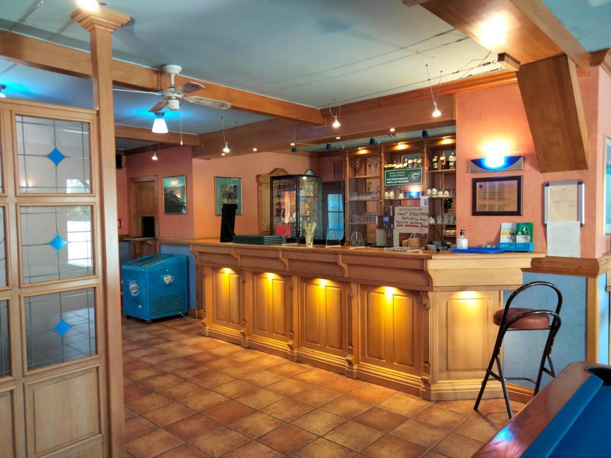 Zajazd Restauracja Machliny 外观 照片